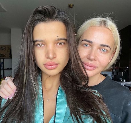 brunette teacher onlyfans pornos picture