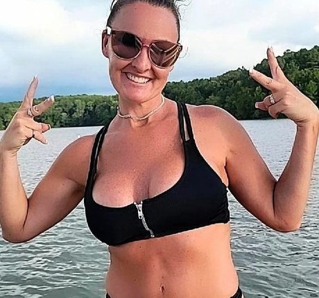 Baddie2thebone pornstar sex photos