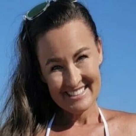 Baddie2thebone erotic actress pic