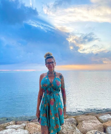 Winnie Nielsen star exclusive photo