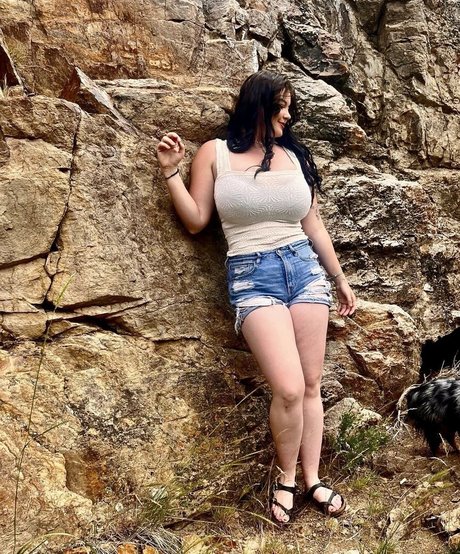 Marilee Golden model best picture