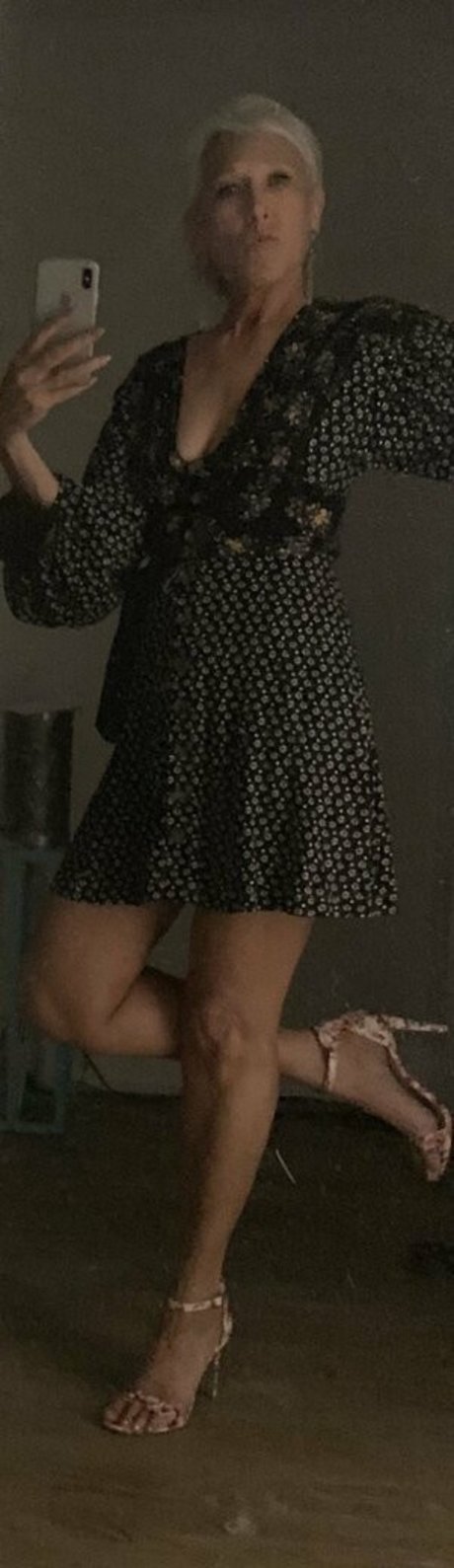 suzieandhannahfree beautiful model photos