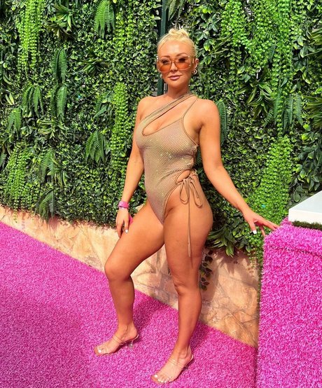 Kimberly Hart Simpson model sexy images