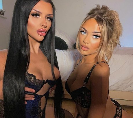 laurawaifuu perfect star pictures