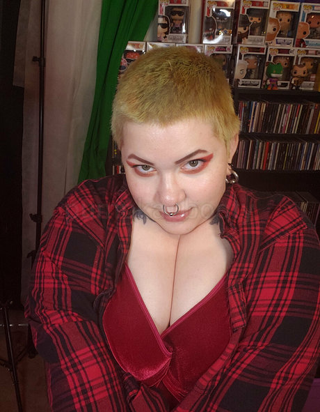 pumpka booty art actress img