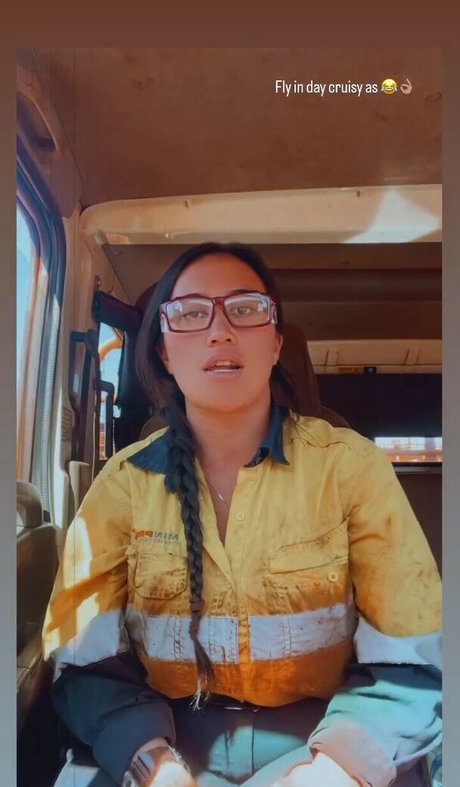 lyn ahayz star sexy gallery