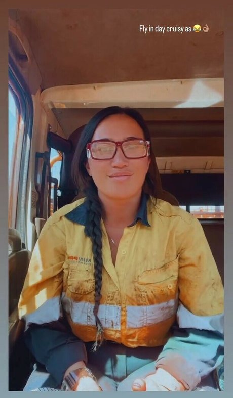 lyn ahayz model adult images