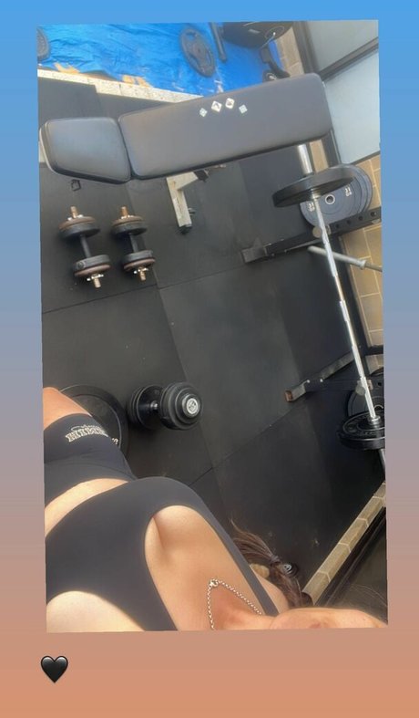 lyn ahayz star hot photo