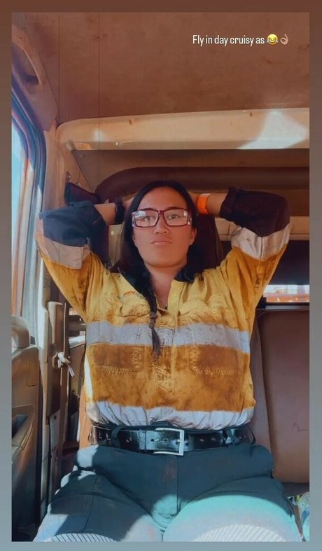 lyn ahayz nude pornstar photos