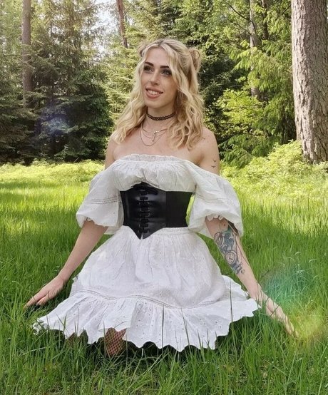 Luisamuskelmensch best star photo