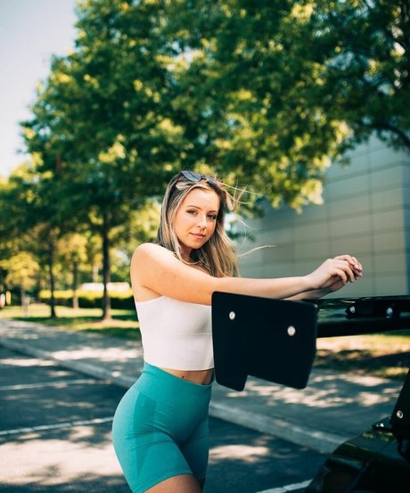 Sarah Senecal hot model pics