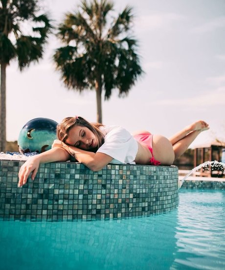 Sarah Senecal high quality pornstar picture