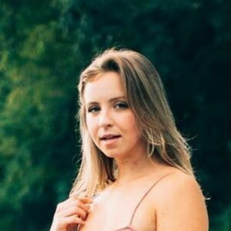 Sarah Senecal star nice galleries