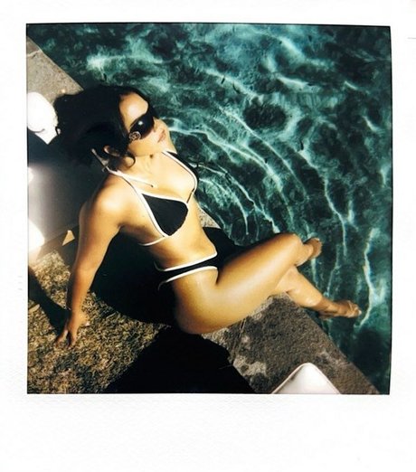 Sienna Mae Gomez model beautiful img