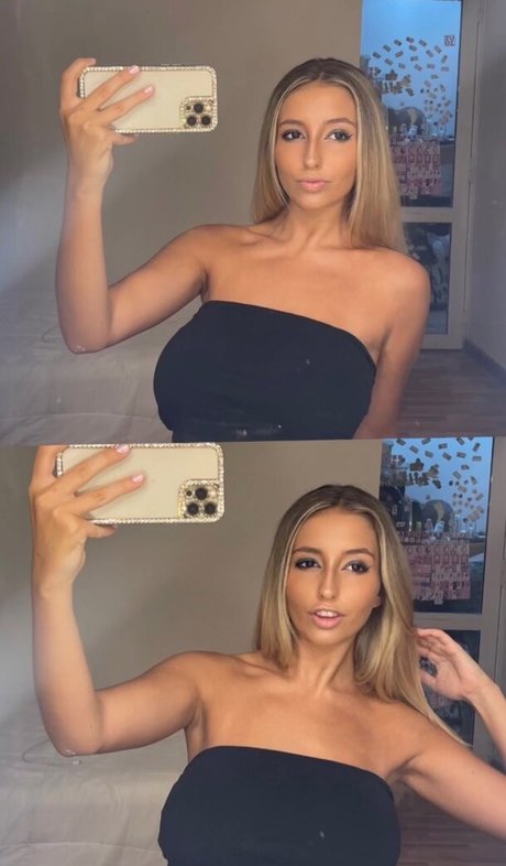 BustyAna naked model gallery