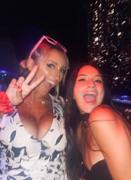 BustyAna pornstar high quality img