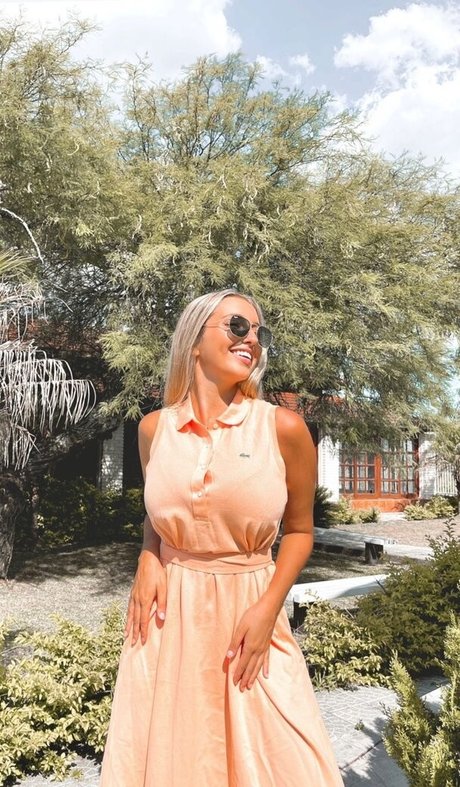 BustyAna star sex img