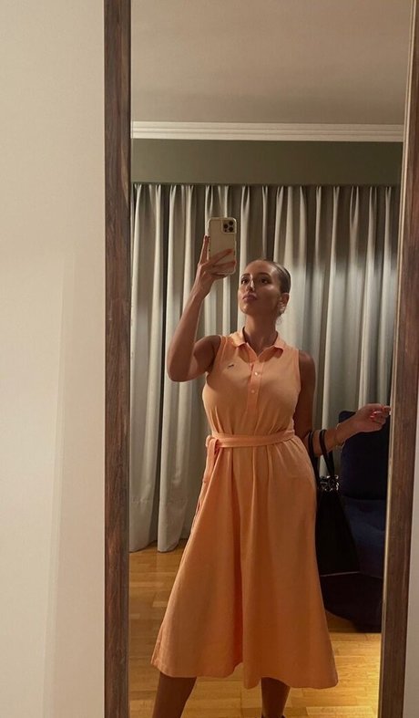 BustyAna porn model archive