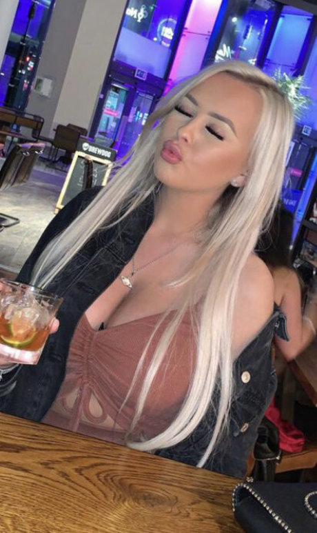 Shauni Scanlan star top pictures