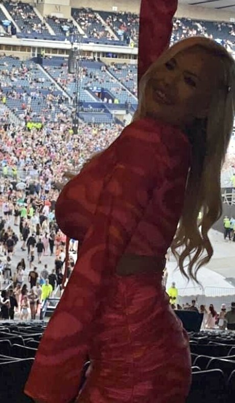 Shauni Scanlan erotic star gallery