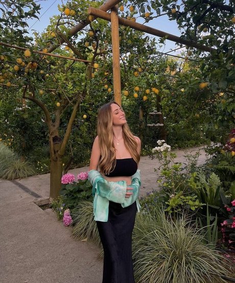 Charlotte Bregman star xxx pictures