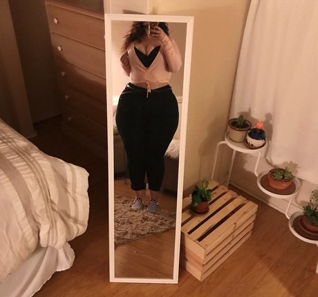 SoftestPear model nice images