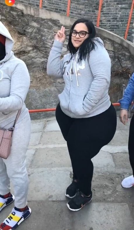 SoftestPear model pornographic photos