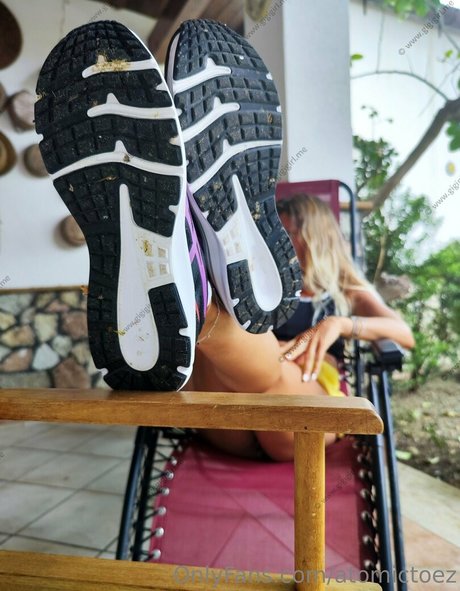 atomictoez xxx actress photo