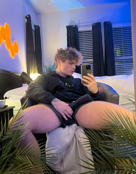 itscodyandrew star naked picture