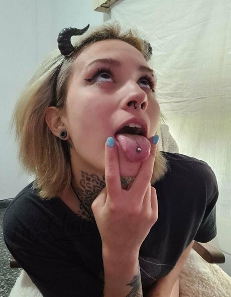 luzzchan perfect actress photo