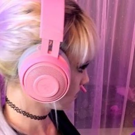 Bexuki nude model img