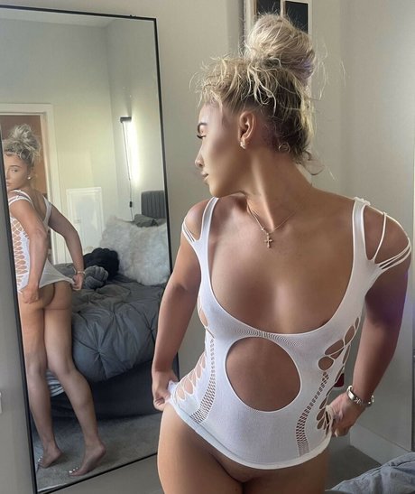 Emily Huff star hd photos