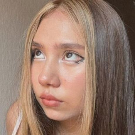 Jennn7w7 model naked gallery