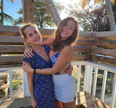 Taylor Francis star nude img