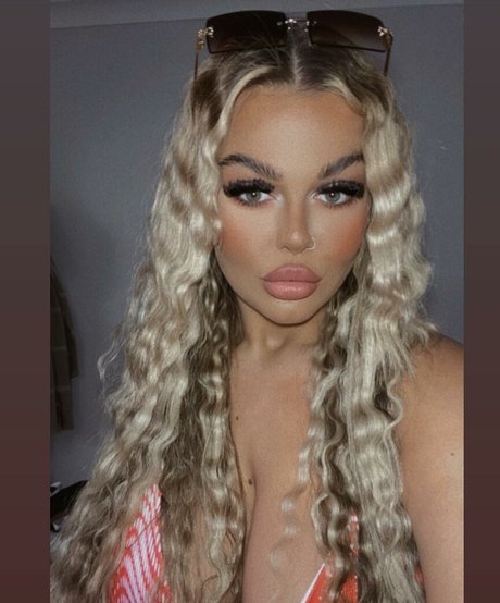 Kayleigh Thomsen nudes model galleries