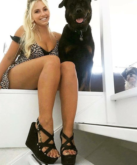 Sensi Lowe star pretty pics