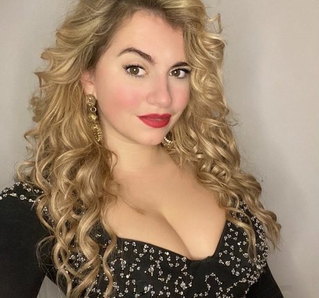 Sensi Lowe pornographic actress pics