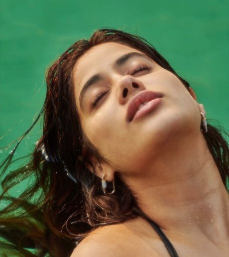 Janhvi Kapoor nice actress pictures