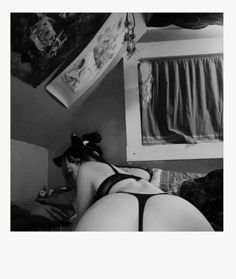 kayl3yz nude model picture