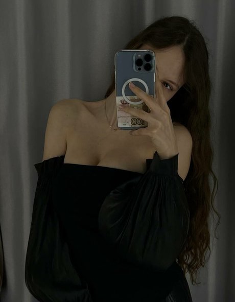 Mettaass nude model photo