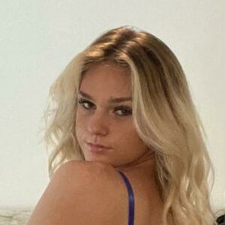 cleorozzo high quality model pic