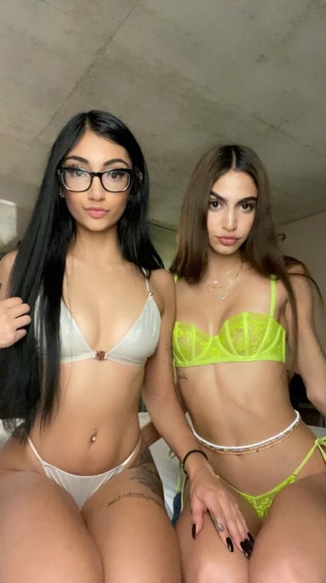 Hot Tottie exclusive pornstar archive