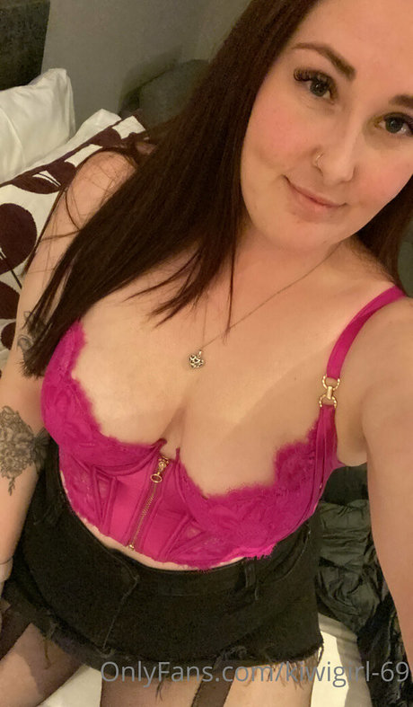 kiwigirl 69 beautiful model image