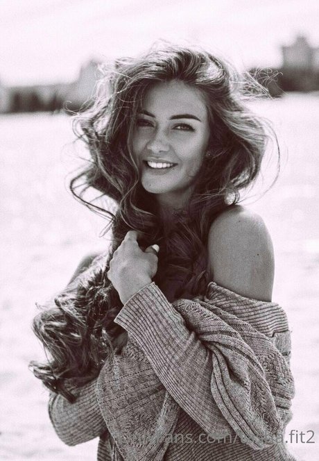 tasha fit2 star naked gallery