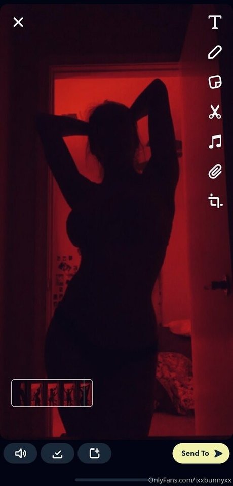 ixxbunnyxx erotic model img