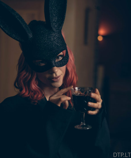 dtp lt erotic model pic