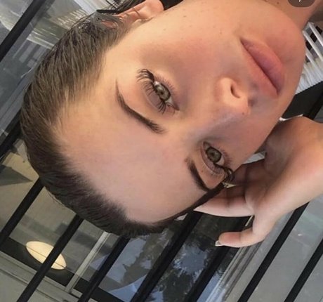 Willow Jade art model image