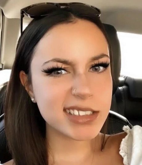 Willow Jade pornstar beautiful photos