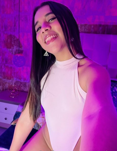 annaxbae hd pornstar pic