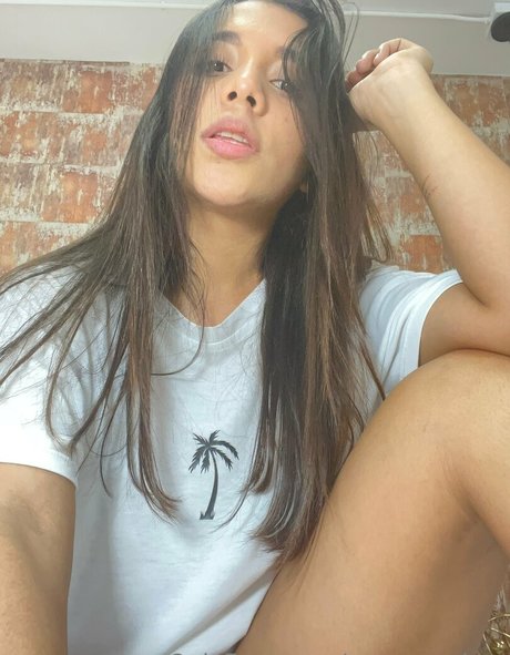 annaxbae free model photos